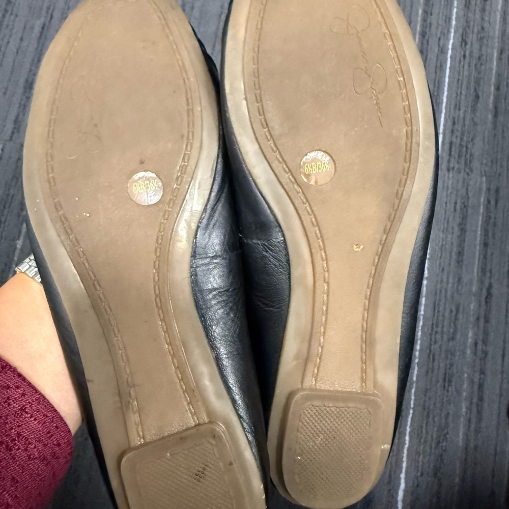 Jessica Simpson women's elegant Black leather Flats 6.5 - Picture 2 of 2